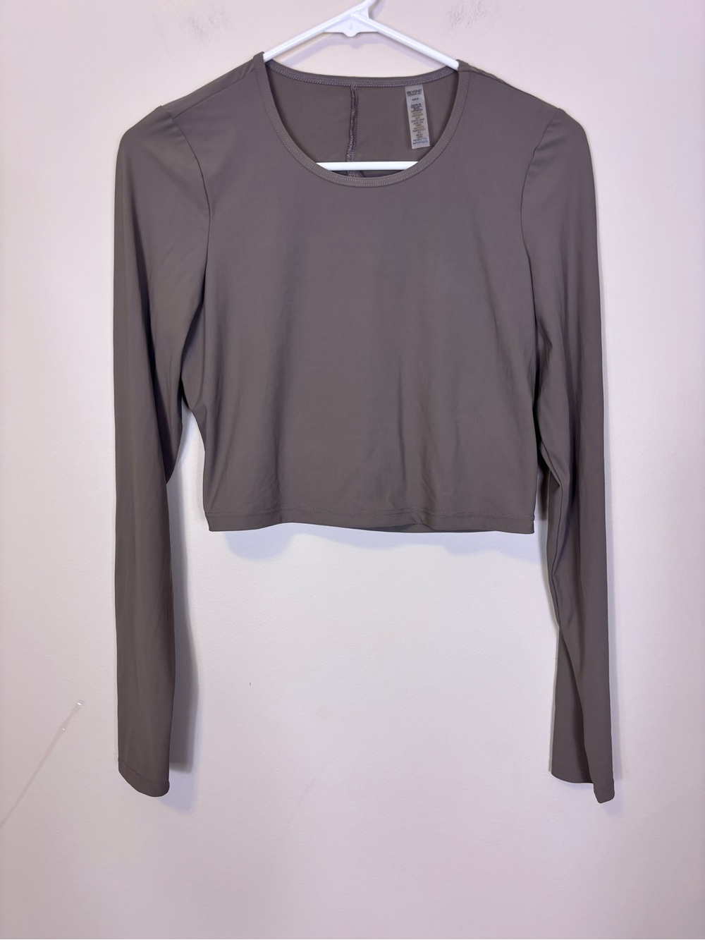 Beyond Yoga Taupe Long Sleeve Cropped Crew Top Lightweight Workout Top Small